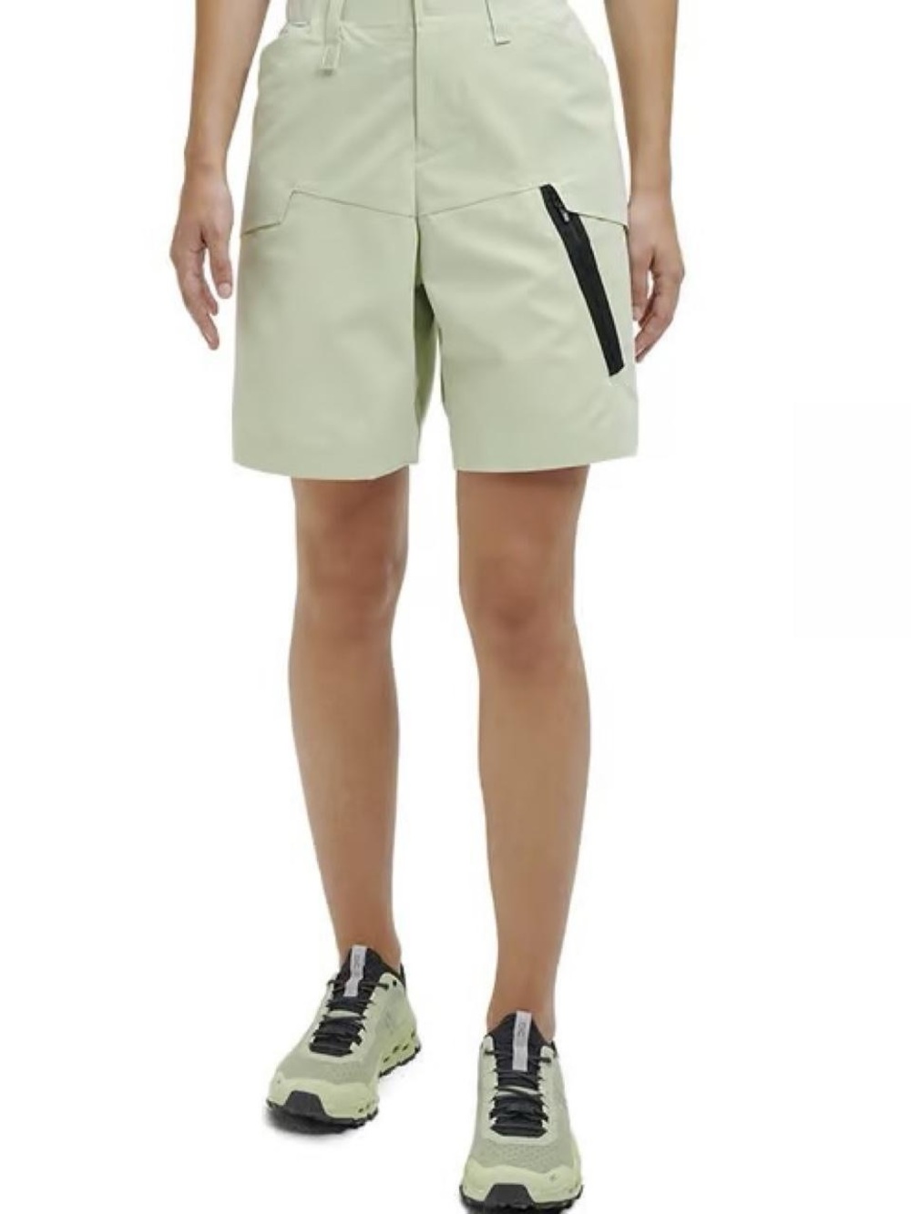 On cloud Running Explorer Shorts Size 8